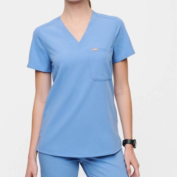 Figs Blue V Neck Short Sleeve Medical Scrub Top in Size Medium in Light Blue - Picture 1 of 6